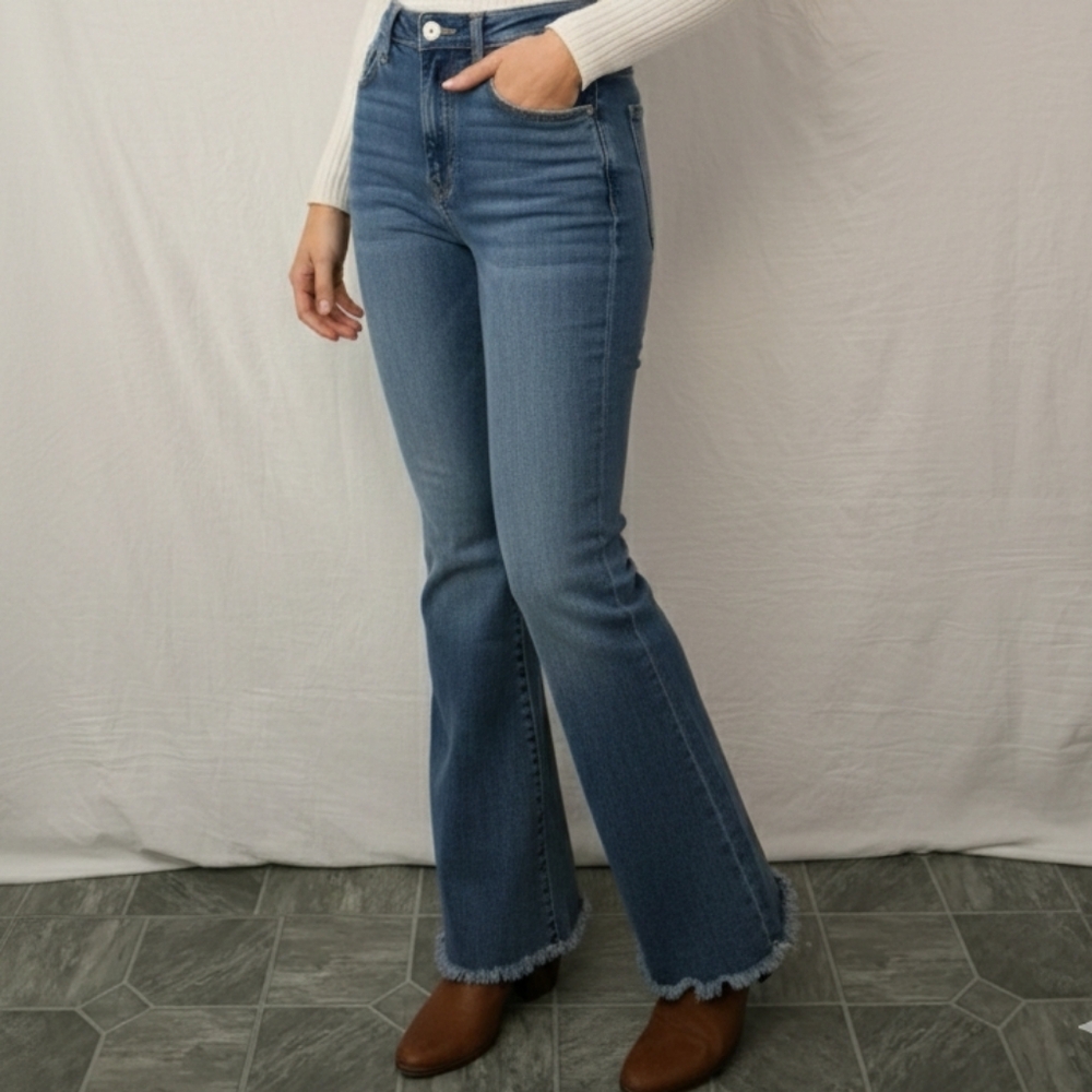RISEN JEANS SZ 15/32 Classic Denim Flare Jeans for Women